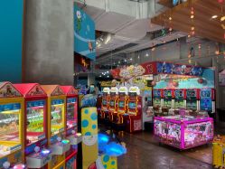 -探奇乐园蹦床公园(日月广场店)