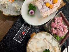 -得意咚瓜·顺德鱼生·冬瓜火锅(深圳首店)