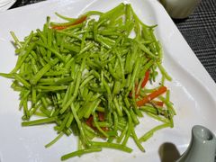 清炒芦蒿-南京金牛湖巨碗鱼头