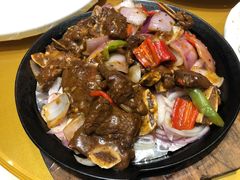 铁板黑椒牛仔骨-百年恒益烧腊海鲜酒家·非遗传承(广州黄埔店)