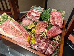 -山川小町·极番烧肉(新地假日广场店)