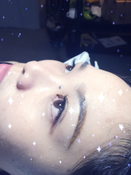 -约会灰姑娘美甲美睫工作室