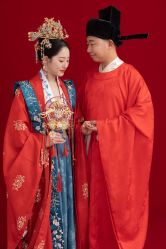 -都市丽人婚纱摄影