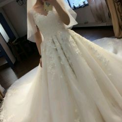 -Lady  Jane高端婚纱礼服馆