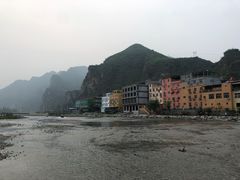 -百里峡七彩艺术小镇