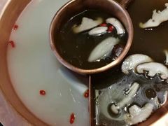 菌王奇香锅-滇釜火锅·能喝汤的火锅(车公庄店)