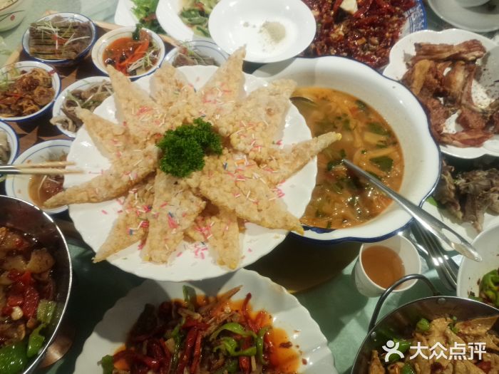 三清食坊(库尔勒汇嘉时代广场店)图片