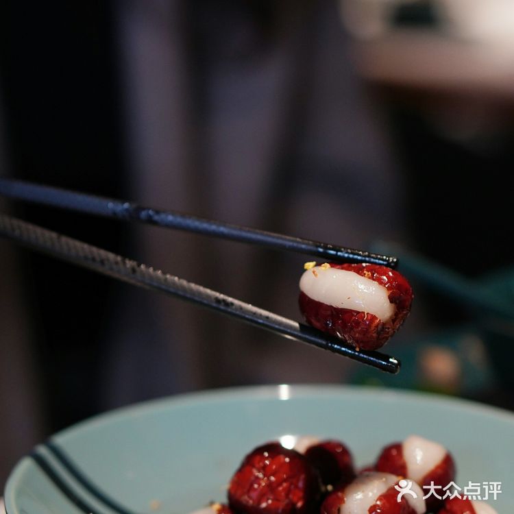 菠萝做咖喱，蟹粉配桃花❓也太会玩了