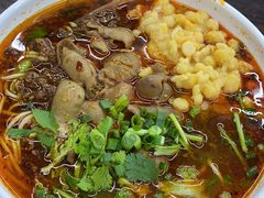 特色肥肠面-耙豌豆重庆小面