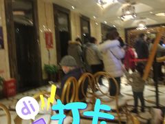 等位区-芭菲盛宴·环球美食(解放碑英利国际店)