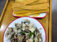 -毛辣果·贵州红酸汤牛肉火锅(西单店)