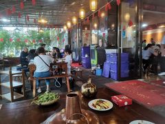 大堂-岳记兴隆·青城腊排铜火锅(融创店)