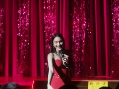 -金东尼人妖秀