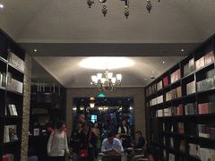 -钟书阁(松江泰晤士小镇店)