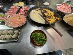 -鹿鸣山草本茶香火锅(园西路店)