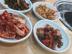 餐前小菜-牛信亭韩国料理·炭火烤肉(紫藤路店)