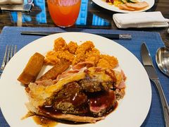 惠灵顿牛排-康莱德酒店·美庭自助餐厅