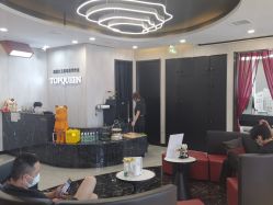 -TOP HAIR SALON