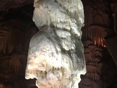 -波斯托伊纳溶洞