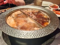 -牛YO寿喜烧·铁板烧和牛火锅自助(市府恒隆店)
