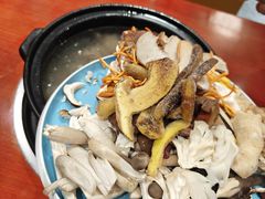 -菌之家·专业纯野生菌火锅·特色炒菌