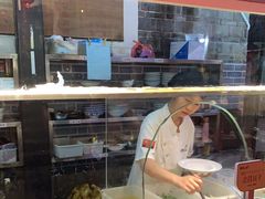 面包甜点陈列柜-客家大院·非遗赣南客家菜(郁孤台店)