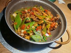 嫩仔姜炒牛蛙-吃饭皇帝大土家民族菜(正大广场店)