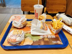 可乐-汉堡王(EAC欧美中心店)