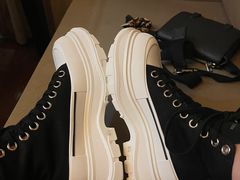 -Alexander McQueen(远洋太古里店)