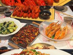 -肥肥虾庄·金牌油焖大虾(汉街SKP店)