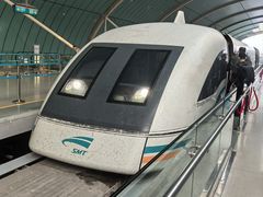 -龙阳路磁悬浮列车总站-停车场