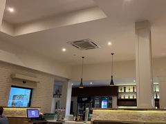 -Chom Cafe and Restaurant