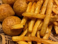 -BHC炸鸡(明洞总店)