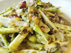 -河畔春天时尚餐厅