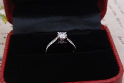 -威德钻石-克拉钻大本营(南京东路店)