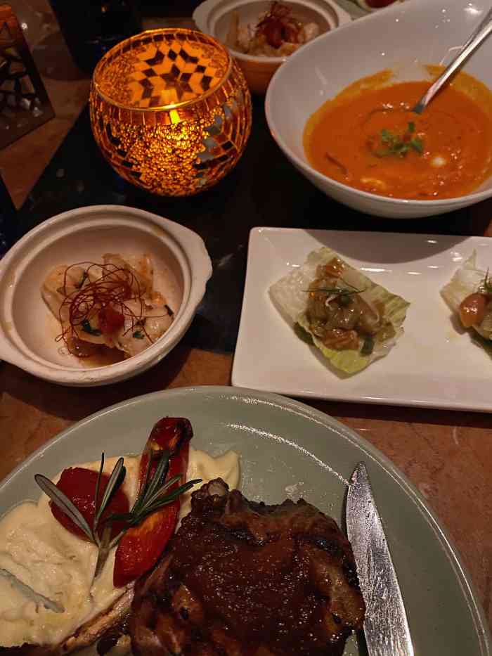 金茂君悦·九重天 cloud 9 tapas&bar-"[薄荷]环境:很不错,毕竟87楼