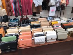 -URBAN REVIVO(高德置地广场·春广场店)