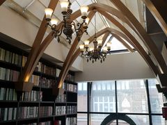 -钟书阁(松江泰晤士小镇店)