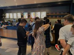 -星巴克臻选(莘庄仲盛店)