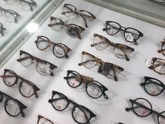 -发茂眼镜·蔡司依视路镜片(镇坪路店)