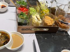 -红鼎豆捞·非遗鲍皇汤火锅(宝丰路店)