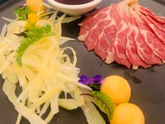 宣威金线火腿配哈密瓜-云腾食府·云南菜