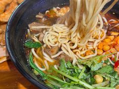 -爆炸头阿姨小四川正宗川味小吃(无任何分店)