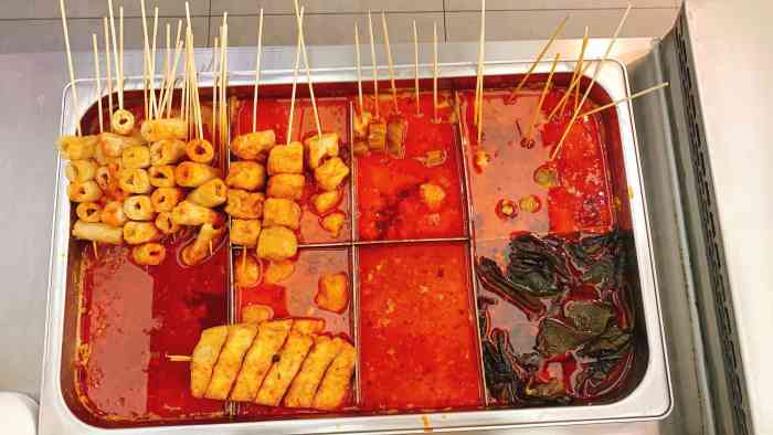 李敏小吃园麻辣烫(大赛巷店)-"服务模式还蛮特别,服务员跟顾客面对面