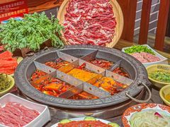 -宽板凳老灶火锅(台湾街店)