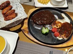 -戈尔登酒店·满堂彩咖啡厅