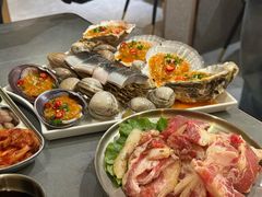 -围炉肉舍•炭烤活鳗•丹东海鲜烤肉(步行街店)