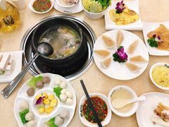 -墨脱石锅椰子鸡•香草鸭•东山羊(大东海店)