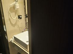 -粤塔x电竞酒店(深圳龙华大浪后浪新天地店)