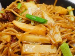铁锅小炖肉焖面-嘉和一品粥(首经贸店)
